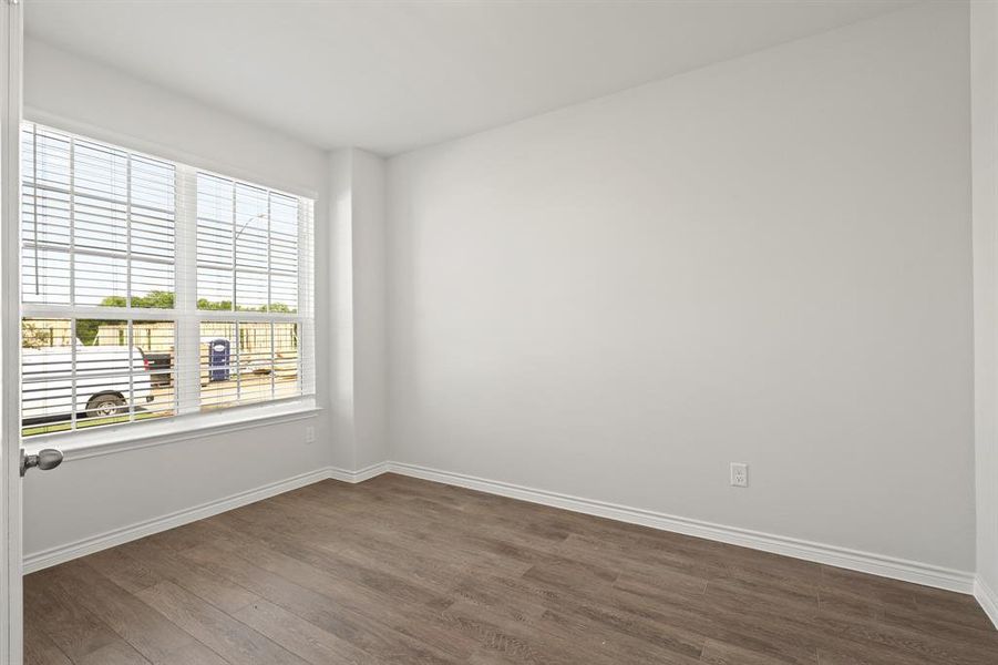 Spacious, unfurnished interior of a new home in Deer Creek, Fort Worth (Image 21).
