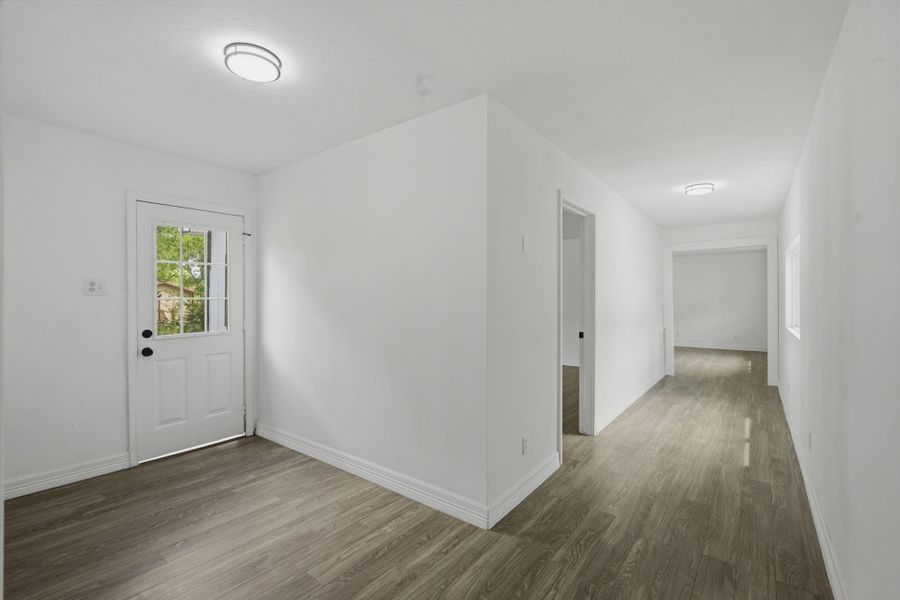 Spacious, unfurnished interior of a new home in , Riverside (Image 14).