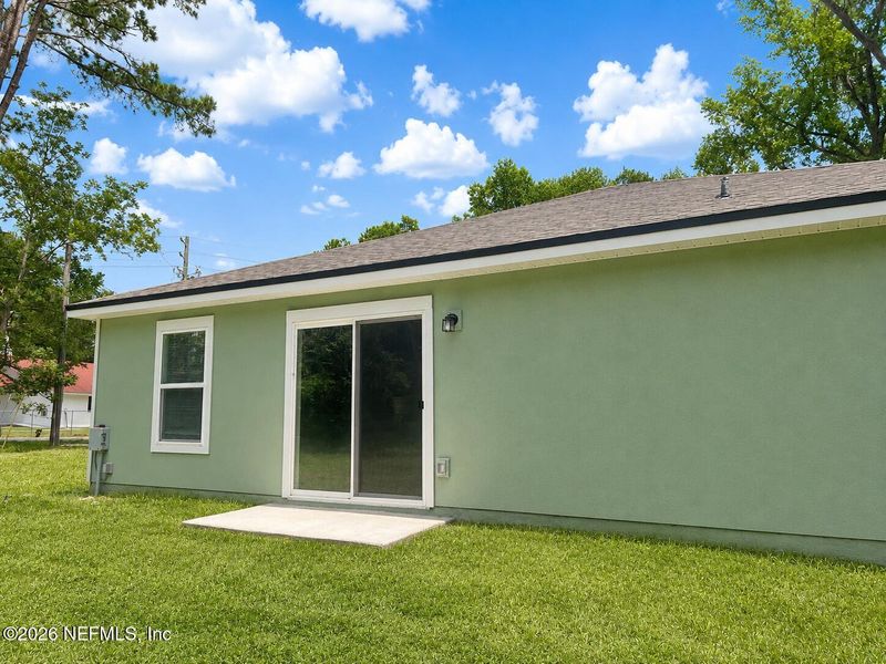 Exterior details and patio area of a home in , Jacksonville (Image 3).