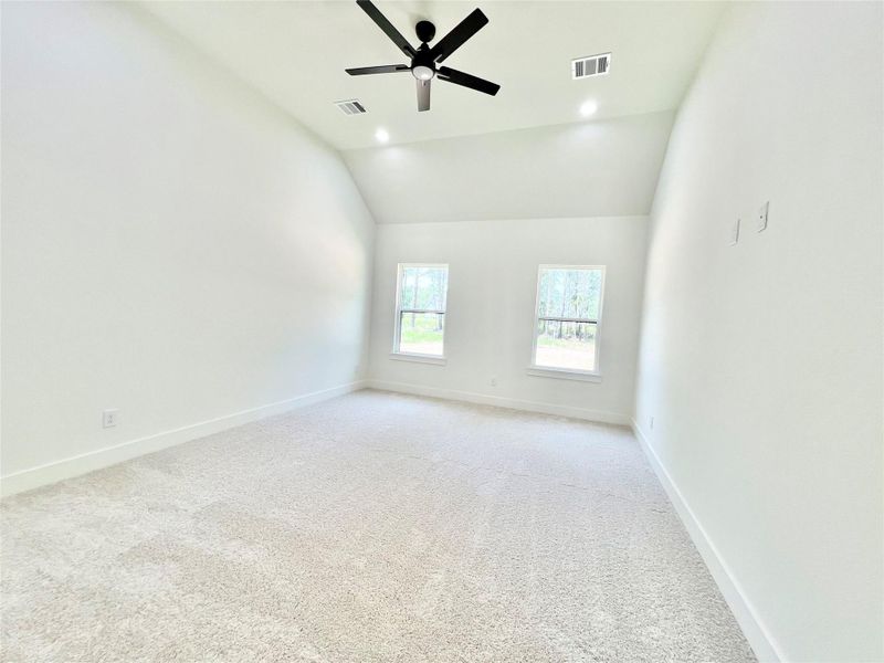 Spacious, unfurnished interior of a new home in , Dayton (Image 28).