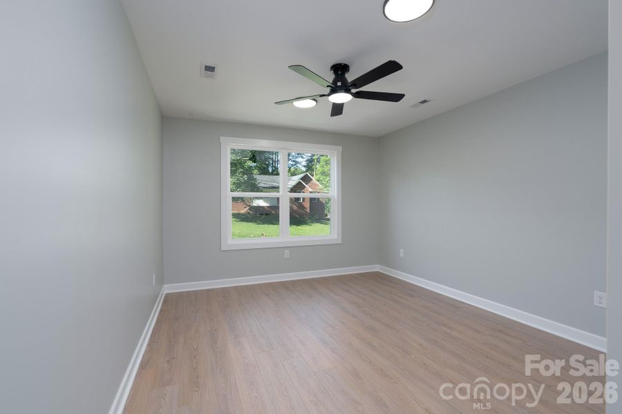 Spacious, unfurnished interior of a new home in , Dallas (Image 35).
