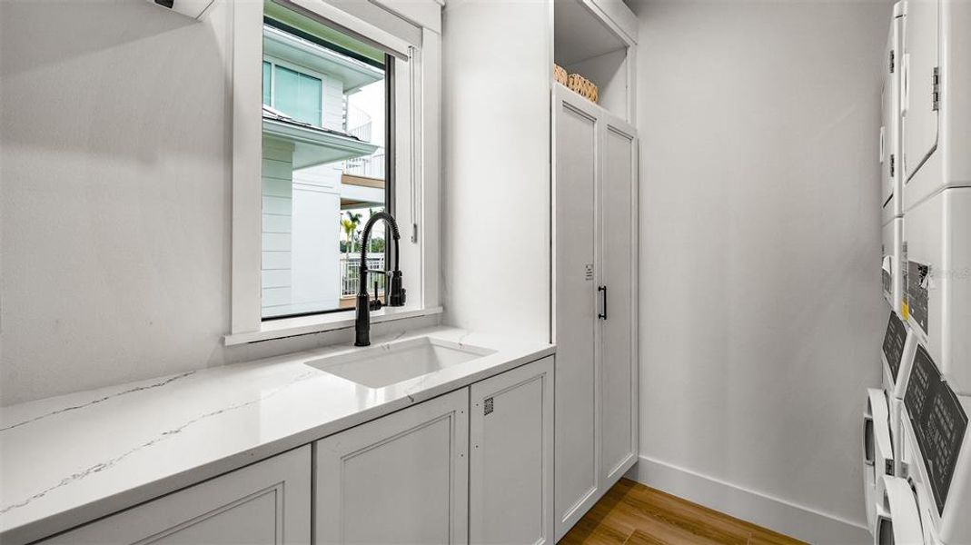 Furnished interior view inside a new home in , Sarasota (Image 8).