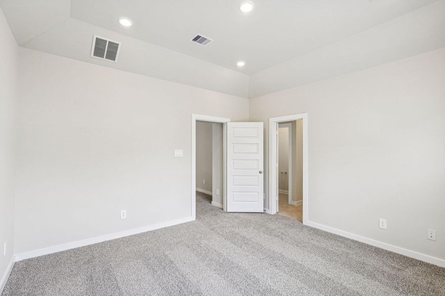 Spacious, unfurnished interior of a new home in Spring Brook Village - City Series, Houston (Image 29). Spacious, unfurnished interior of a new home in Spring Brook Village - City Series, Houston (Image 29).