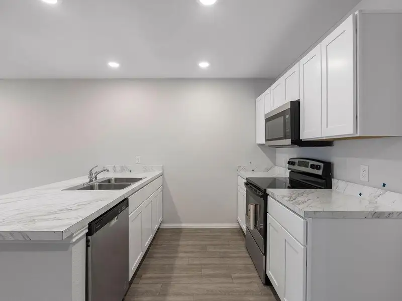 Furnished interior view inside a new home in Shirey Forest - Branches, Lufkin (Image 4).