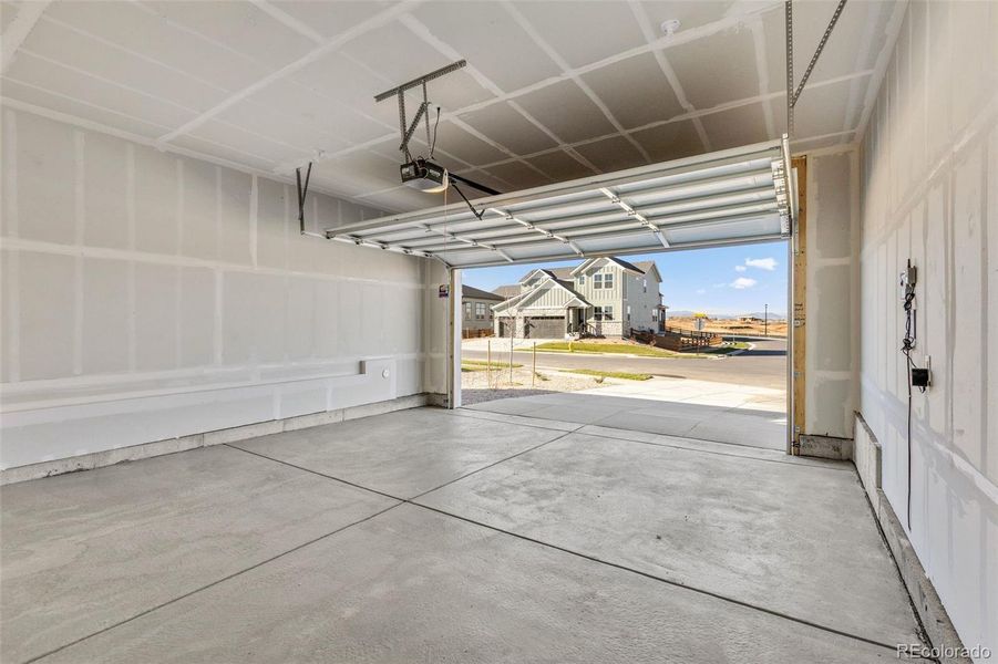 Spacious, unfurnished interior of a new home in The Legacy Collection at Talon Pointe, Thornton (Image 19).