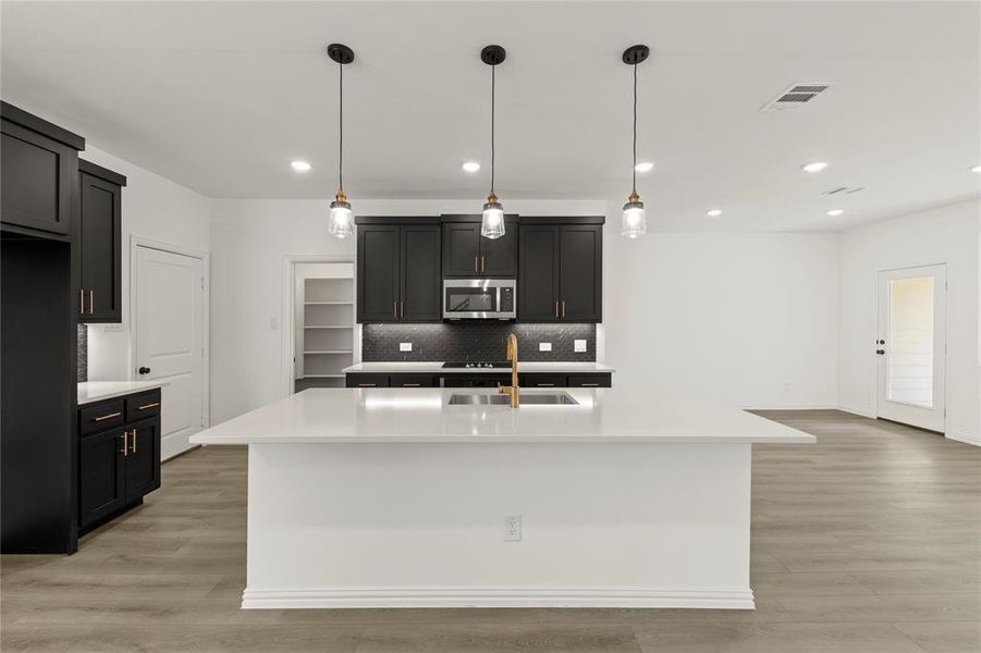 04. 6922 Terlingua - Kitchen 04. 6922 Terlingua - Kitchen