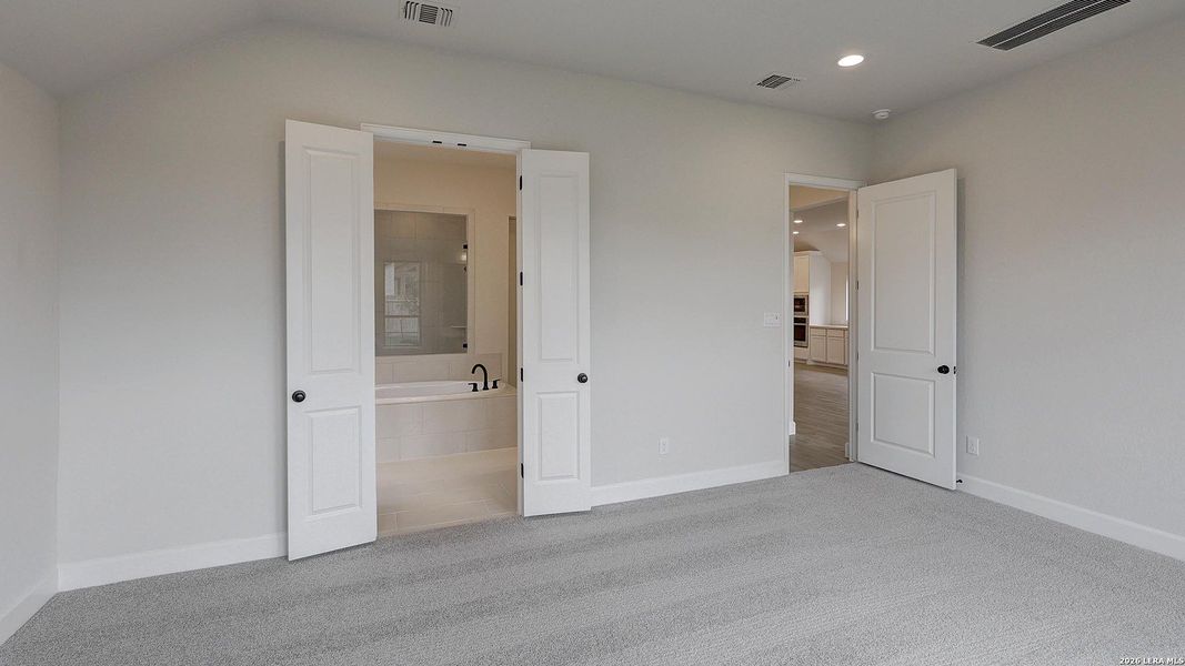 Spacious, unfurnished interior of a new home in Alsatian Oaks, Castroville (Image 28).
