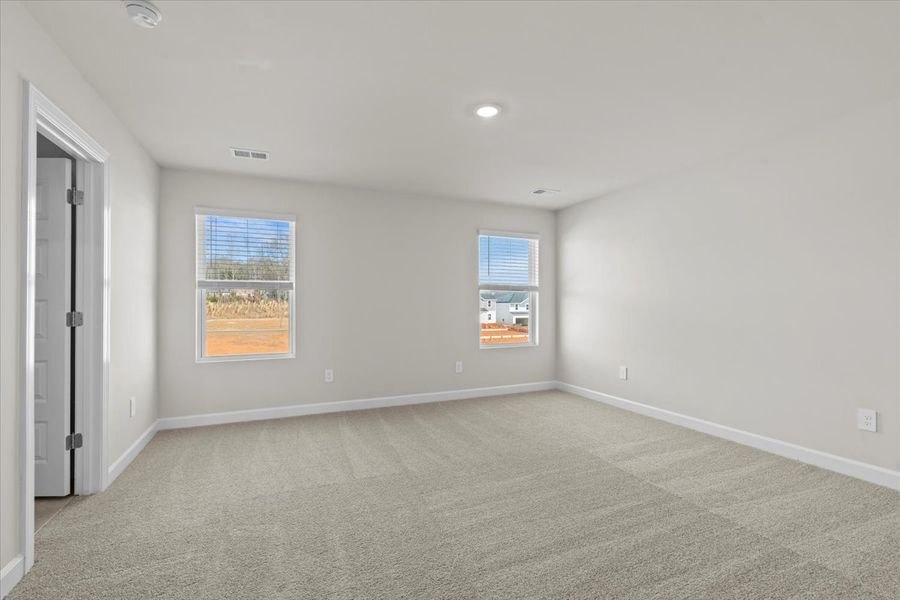 Spacious, unfurnished interior of a new home in Creek Ridge - Heritage Collection, Spartanburg (Image 16).