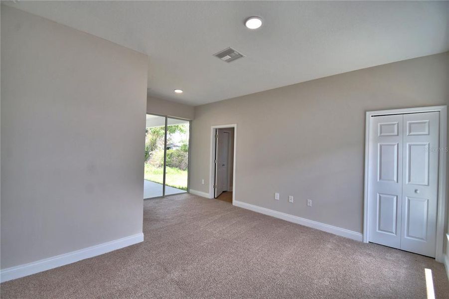 Spacious, unfurnished interior of a new home in , Winter Haven (Image 34).