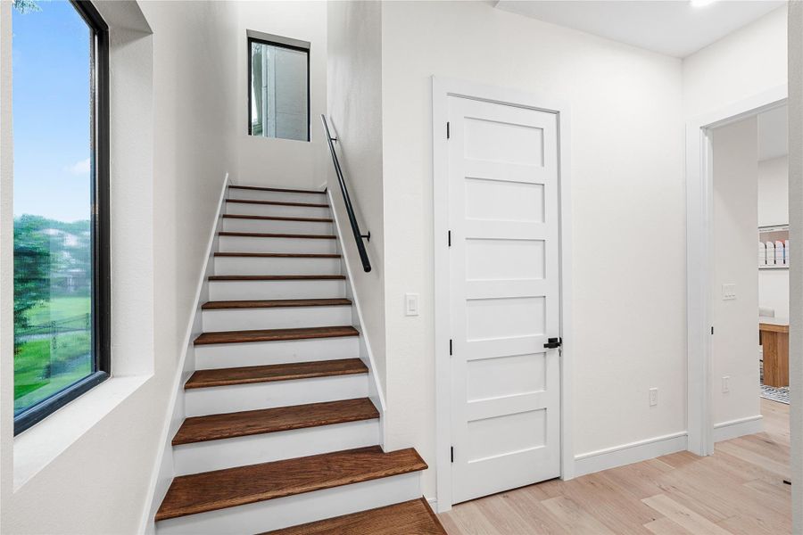 Spacious, unfurnished interior of a new home in , Houston (Image 19).