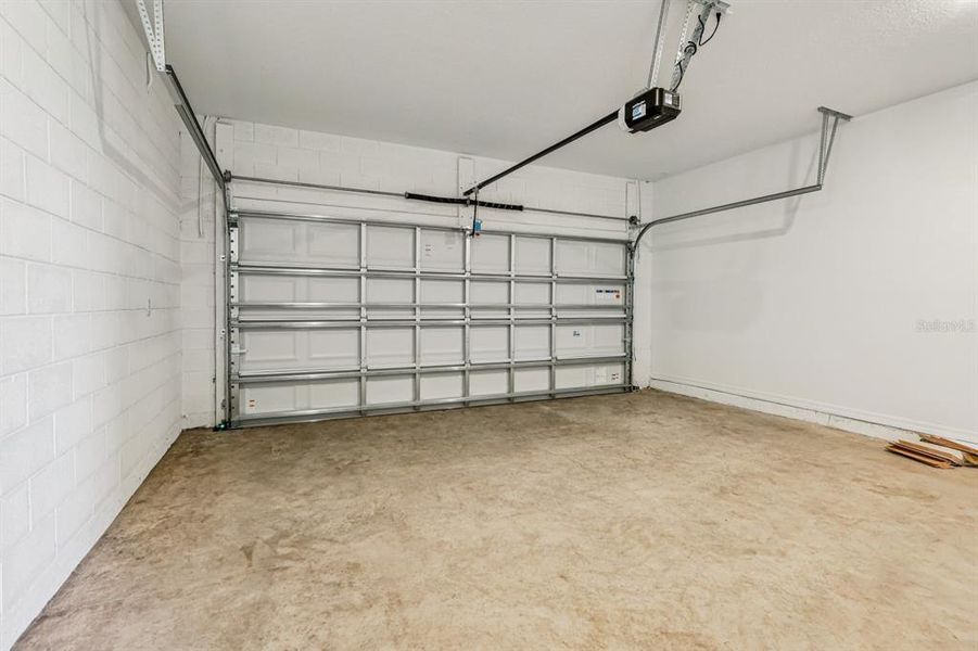 Spacious, unfurnished interior of a new home in Tyson Reserve, St. Cloud (Image 10).