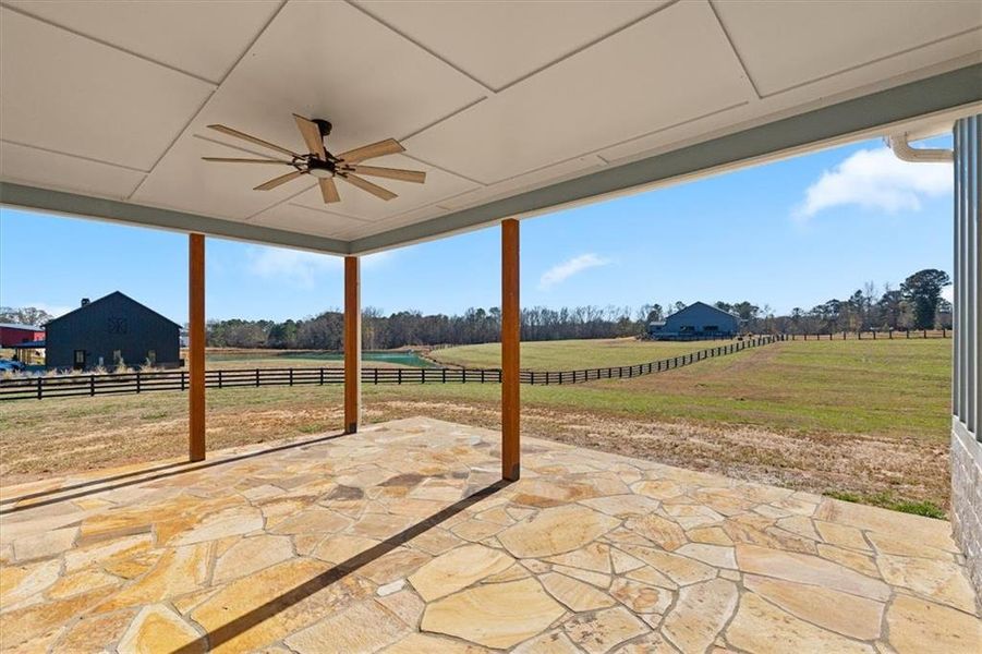 Exterior details and patio area of a home in , Bremen (Image 24).