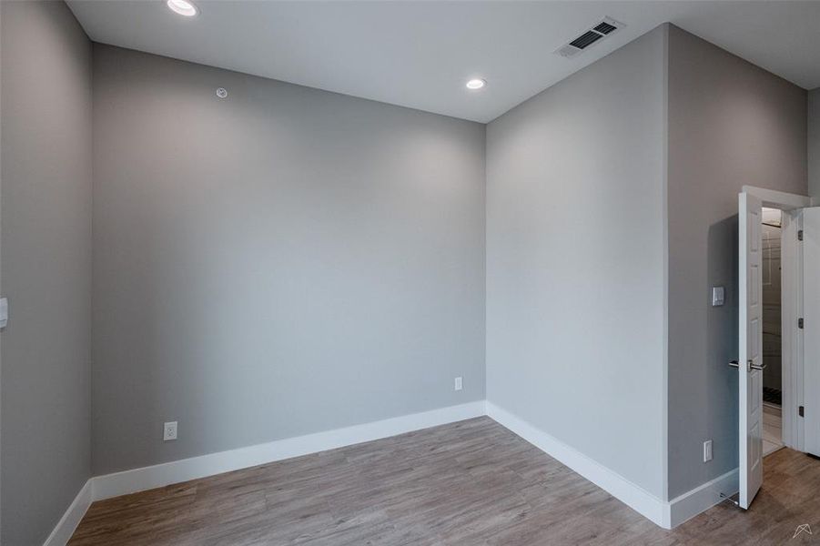 Spacious, unfurnished interior of a new home in , Fort Worth (Image 29). Spacious, unfurnished interior of a new home in , Fort Worth (Image 29).