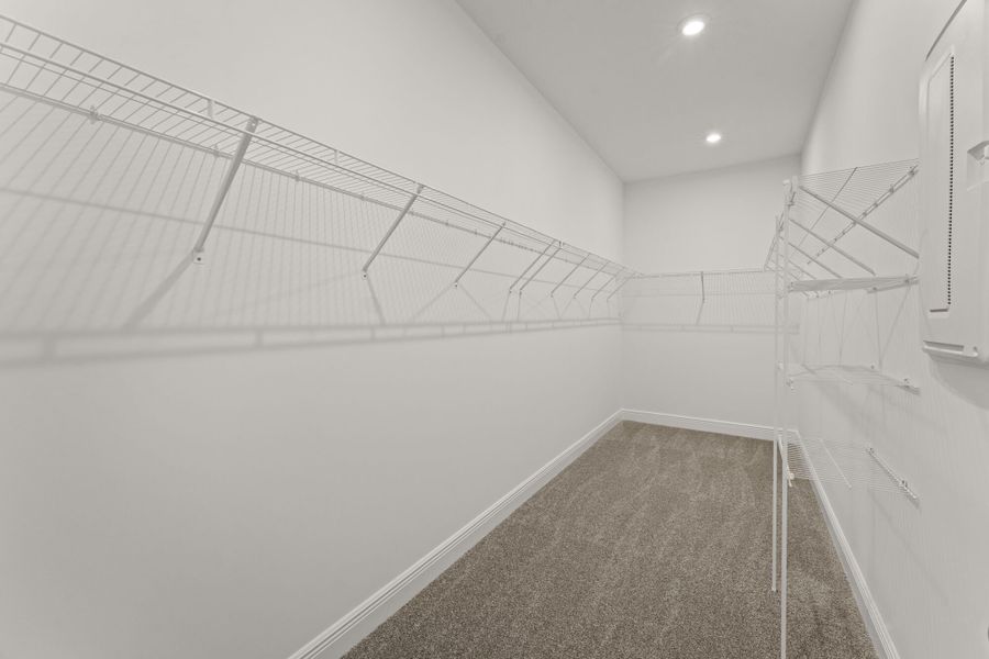 Spacious, unfurnished interior of a new home in Avila, Jensen Beach (Image 16).