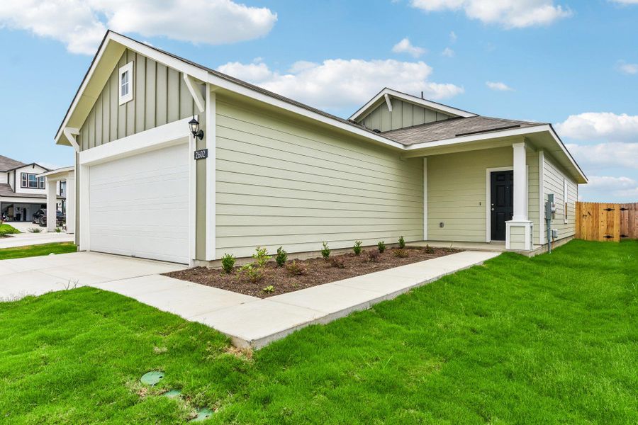 Exterior details and patio area of a home in Edgebrooke, Pflugerville (Image 18).