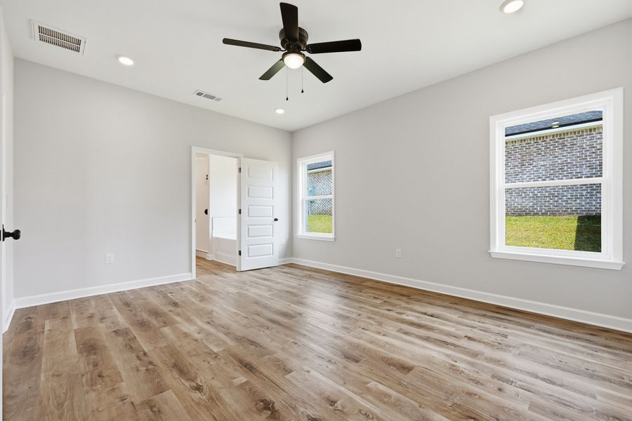 Spacious, unfurnished interior of a new home in Southern Charm, Crestview (Image 44). Spacious, unfurnished interior of a new home in Southern Charm, Crestview (Image 44).