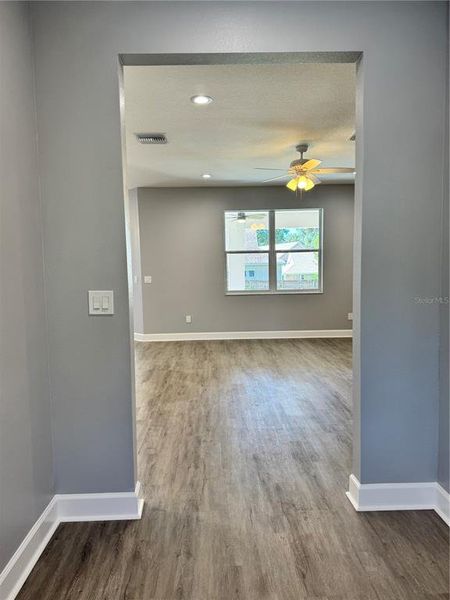 Spacious, unfurnished interior of a new home in , Dade City (Image 27).