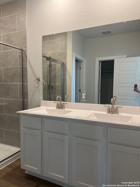 Furnished interior view inside a new home in Highland Ridge, New Braunfels (Image 3). Furnished interior view inside a new home in Highland Ridge, New Braunfels (Image 3).