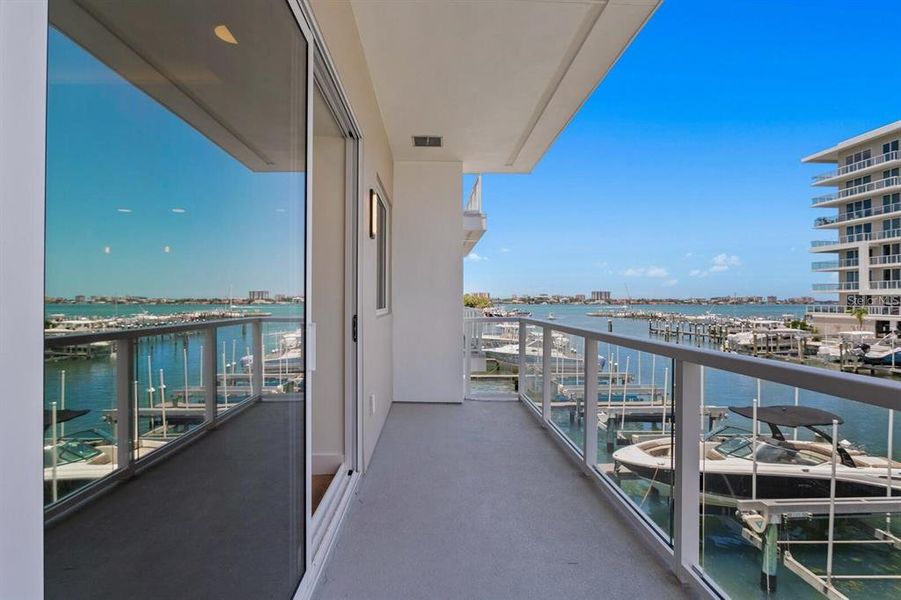 Condo located in Clearwater, FL showcasing its design and architecture (Image 3). Condo located in Clearwater, FL showcasing its design and architecture (Image 3).