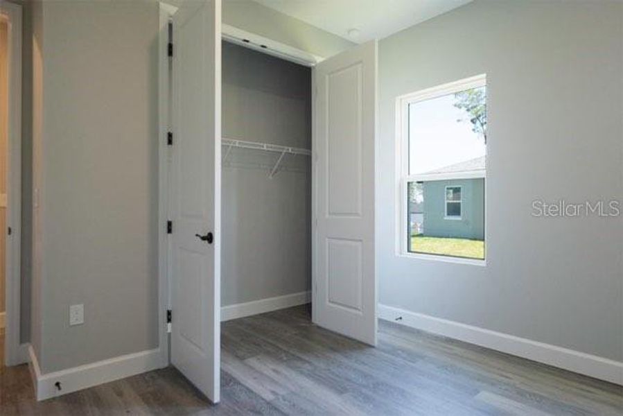 Spacious, unfurnished interior of a new home in , Ocala (Image 8).