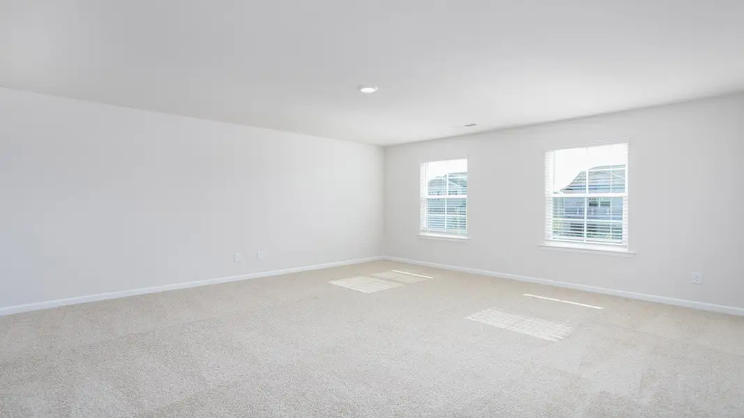 Spacious, unfurnished interior of a new home in Middleton, Greensboro (Image 13).