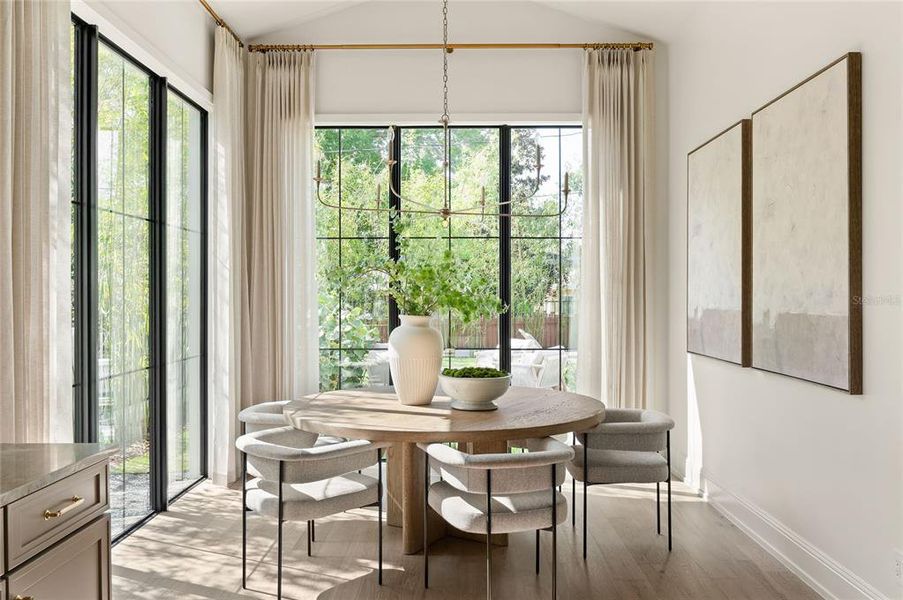 Furnished interior view inside a new home in , Orlando (Image 63).