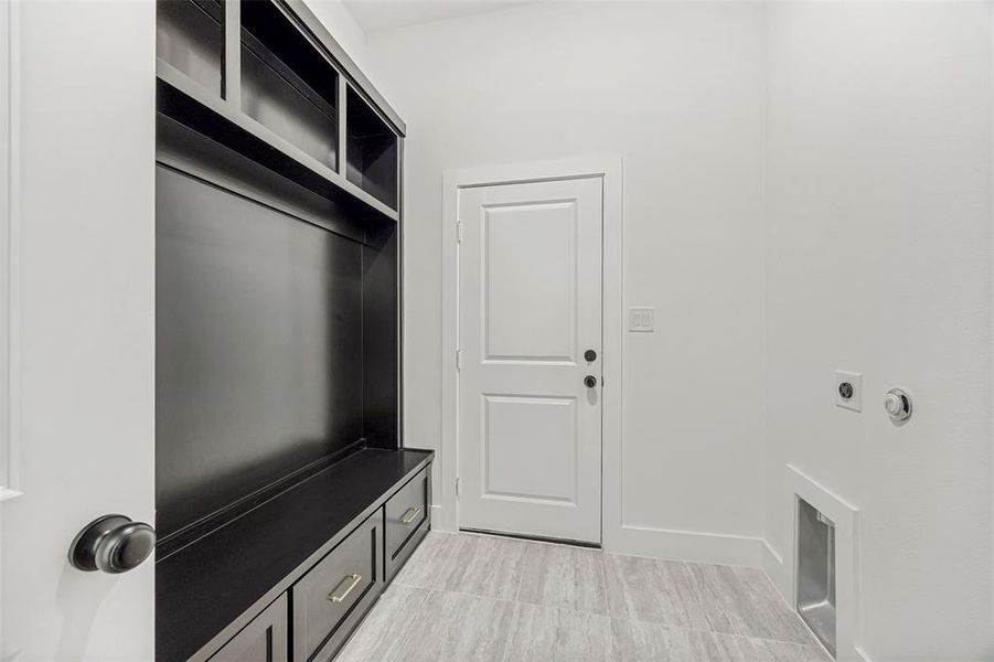 Furnished interior view inside a new home in , Dallas (Image 12).