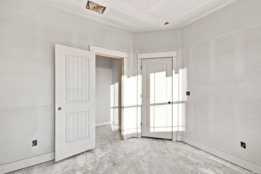 Spacious, unfurnished interior of a new home in Las Palomas Country Club Estates, La Vernia (Image 5). Spacious, unfurnished interior of a new home in Las Palomas Country Club Estates, La Vernia (Image 5).