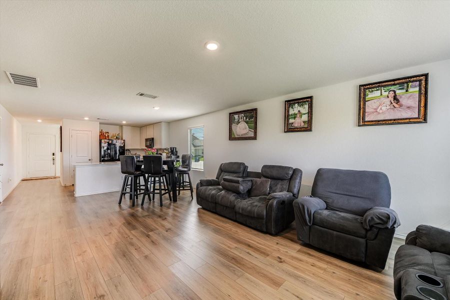 Furnished interior view inside a new home in Summerside, Lockhart (Image 17).