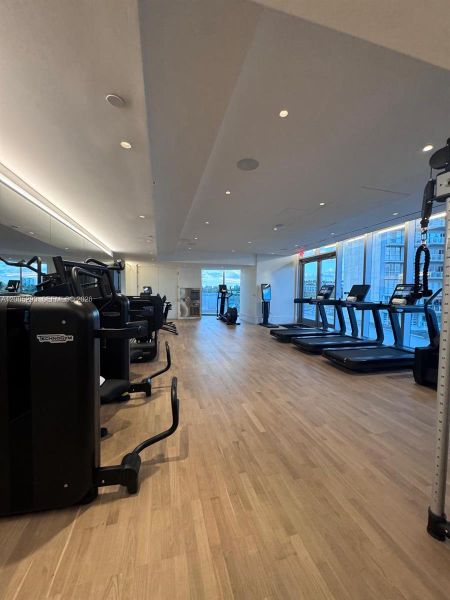 Community amenities in , Miami (Image 8).