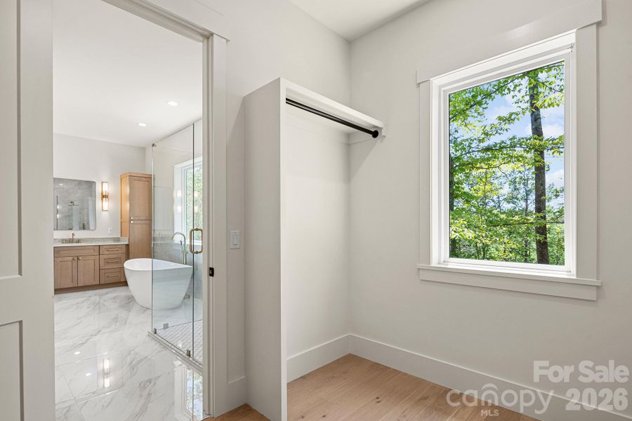Image 44 of a home in .