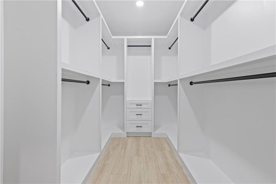 Spacious, unfurnished interior of a new home in , Lawrenceville (Image 23).