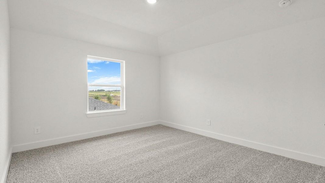 Spacious, unfurnished interior of a new home in Riverside Estates, Mont Belvieu (Image 21).
