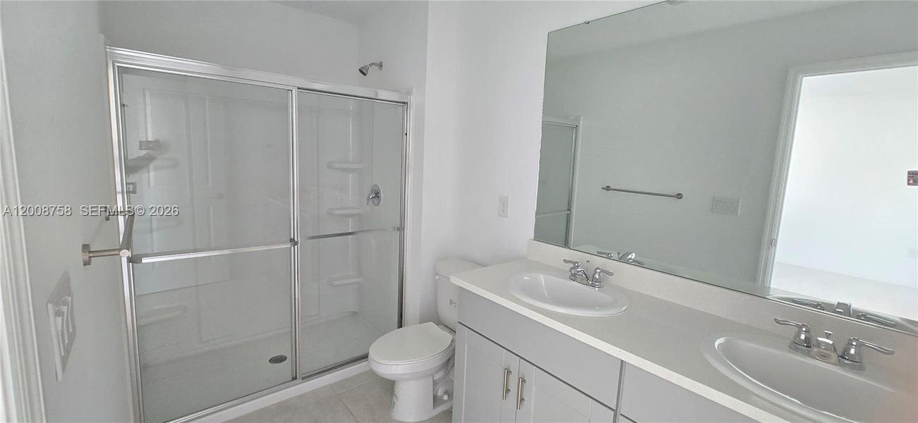 Furnished interior view inside a new home in , Davenport (Image 6).