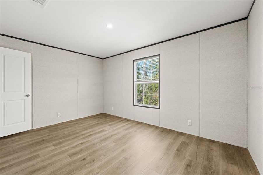 Spacious, unfurnished interior of a new home in , Bronson (Image 17).