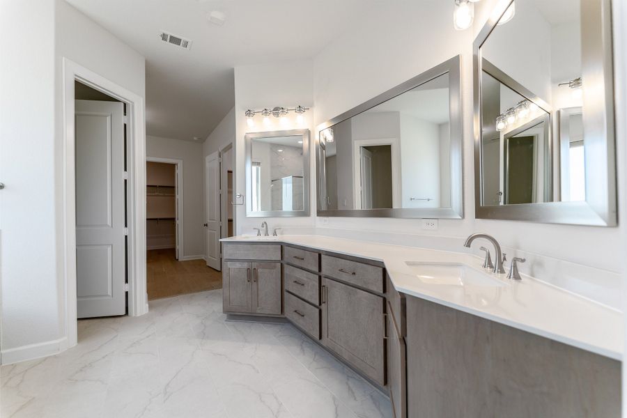 Furnished interior view inside a new home in Heath Golf & Yacht Club, Heath (Image 8).