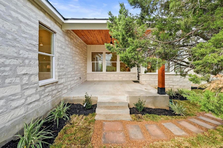 Exterior details and patio area of a home in , Horseshoe Bay (Image 30).