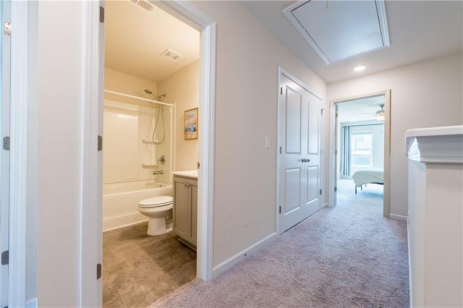 Image 20 of a home in .