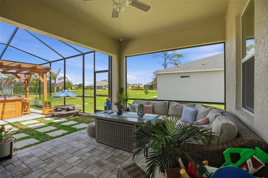 Exterior details and patio area of a home in , Weeki Wachee (Image 30).