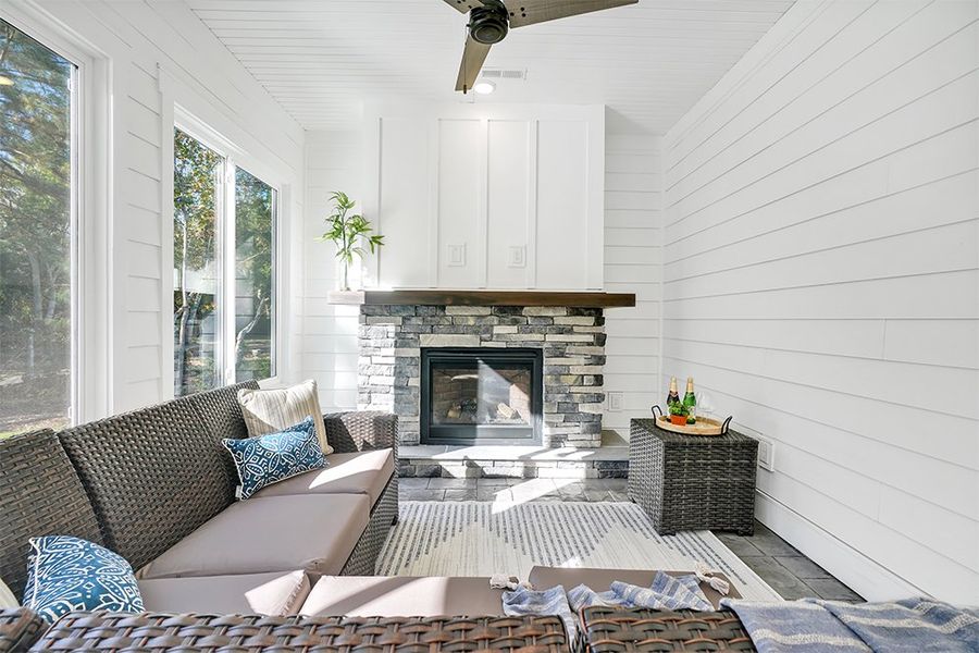 Jonesport, Enclosed Loggia Jonesport, Enclosed Loggia