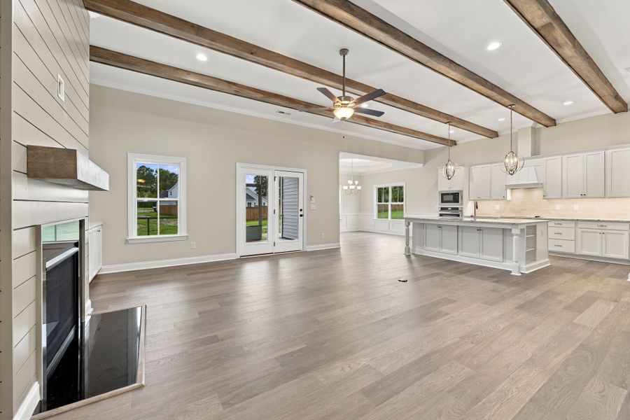 Spacious, unfurnished interior of a new home in Laurel Oaks, Greenville (Image 22).