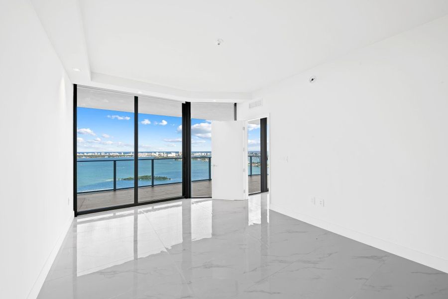 Spacious, unfurnished interior of a new home in Aria Reserve, Miami (Image 23). Spacious, unfurnished interior of a new home in Aria Reserve, Miami (Image 23).