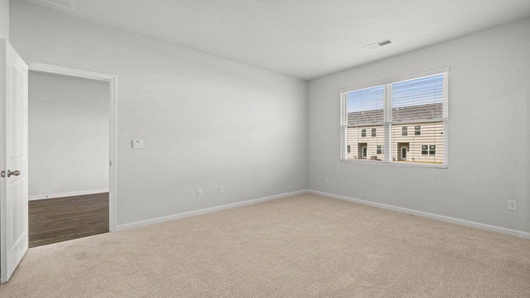 Spacious, unfurnished interior of a new home in The Abbey at Trolley Run Station, Aiken (Image 11).
