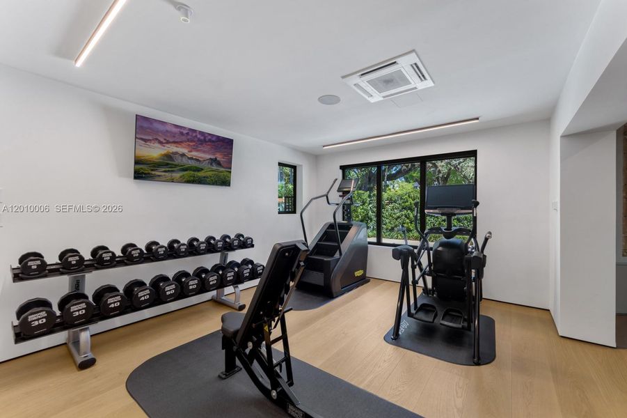 Community amenities in , Coral Gables (Image 50).