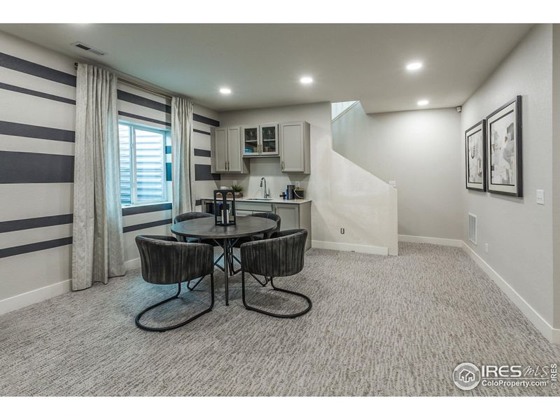 EXAMPLE PHOTO: FINISHED BASEMENT WET BAR