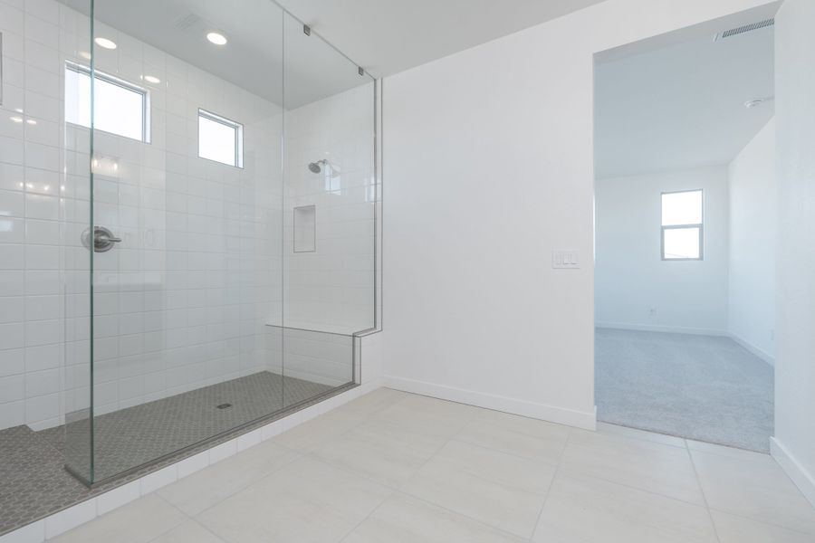 Spacious, unfurnished interior of a new home in Soleo, Queen Creek (Image 11).