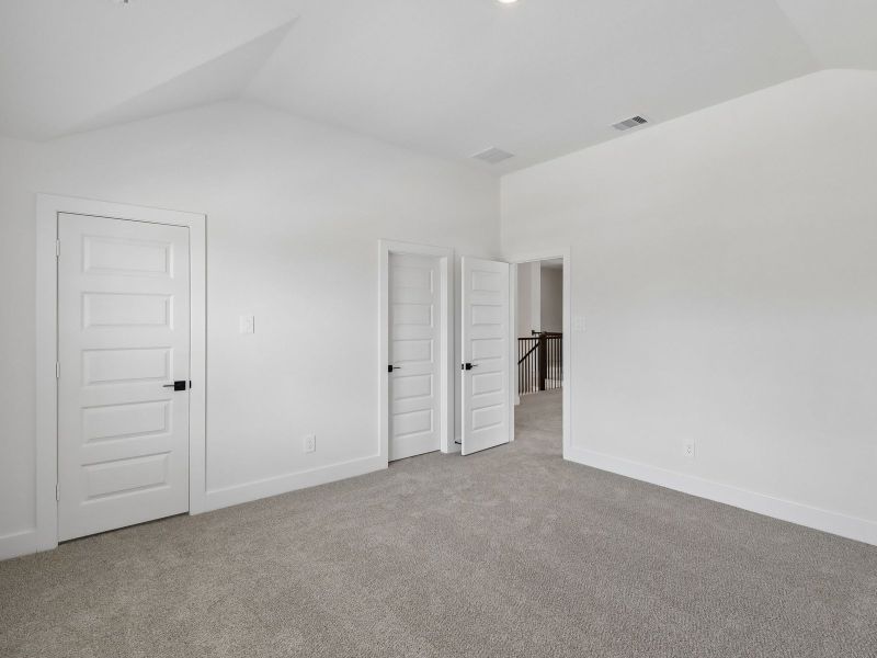 Spacious, unfurnished interior of a new home in Kingdom Heights, Rosenberg (Image 16).