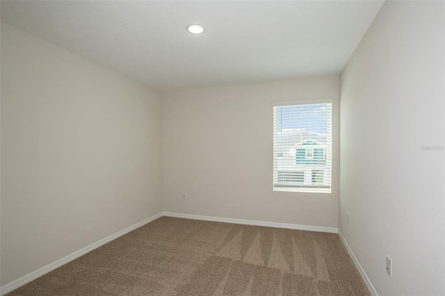 Spacious, unfurnished interior of a new home in Pasadena Ridge, Dade City (Image 17).