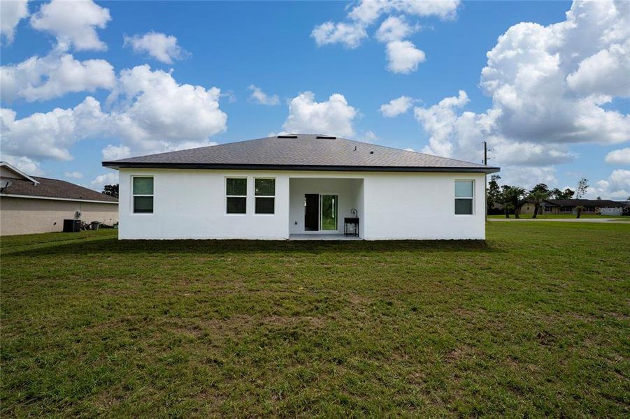 Front exterior of a new home in , Ocala, FL, highlighting curb appeal (Image 12).