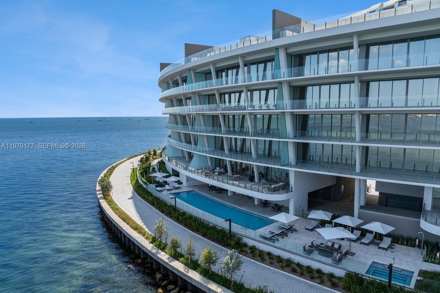 Condo located in Miami, FL showcasing its design and architecture (Image 22).
